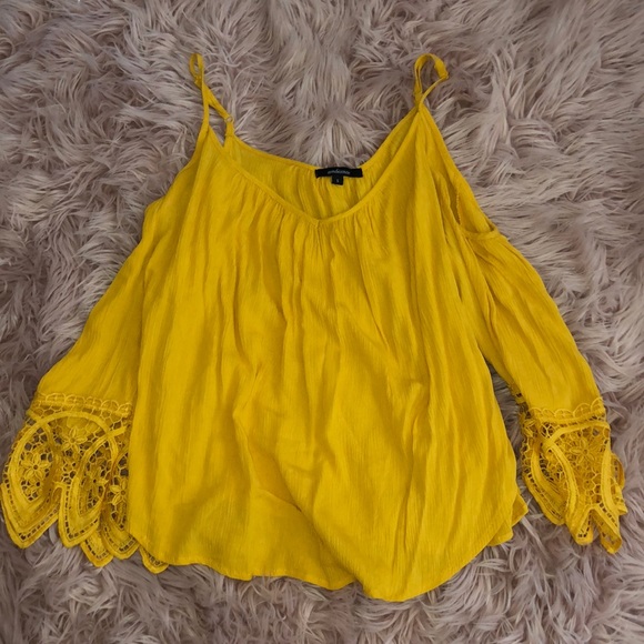 off the shoulder flowy yellow top - Picture 1 of 1